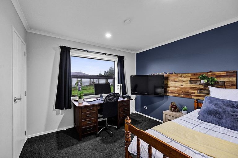 Photo of property in 34 Mercade Close, Stratford, 4332