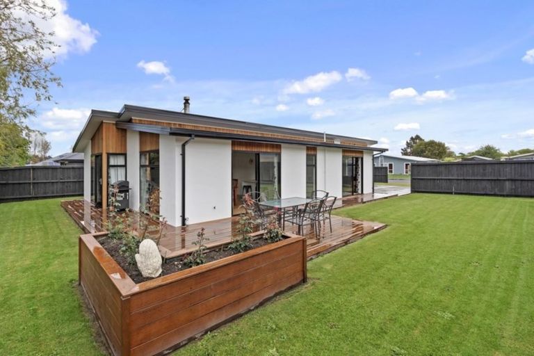 Photo of property in 28 Wineberry Avenue, Amberley, 7410