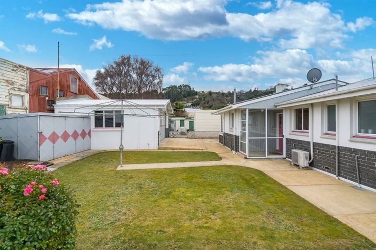 Photo of property in 22 Fitzroy Street, Caversham, Dunedin, 9012