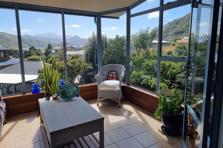 Photo of property in 4 Rimu Terrace, Waikawa, Picton, 7220