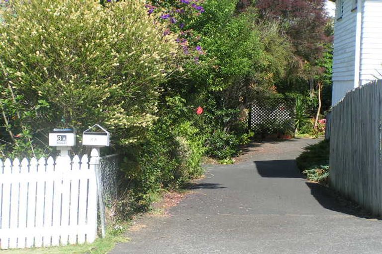 Photo of property in 2/6 Tyne Road, Forrest Hill, Auckland, 0620