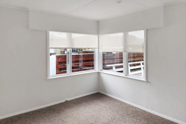 Photo of property in 185 Wainuiomata Road, Wainuiomata, Lower Hutt, 5014