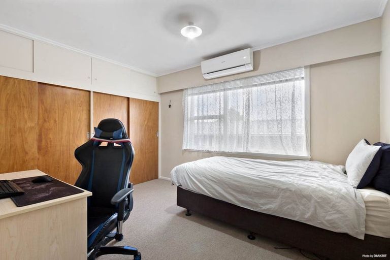 Photo of property in 1/30 Portadown Avenue, Pakuranga Heights, Auckland, 2010