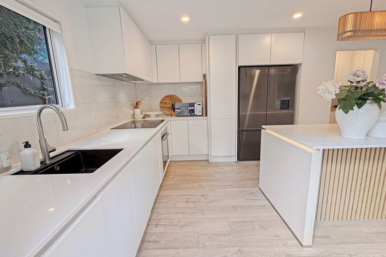 Photo of property in 120 Springfield Road, St Albans, Christchurch, 8014