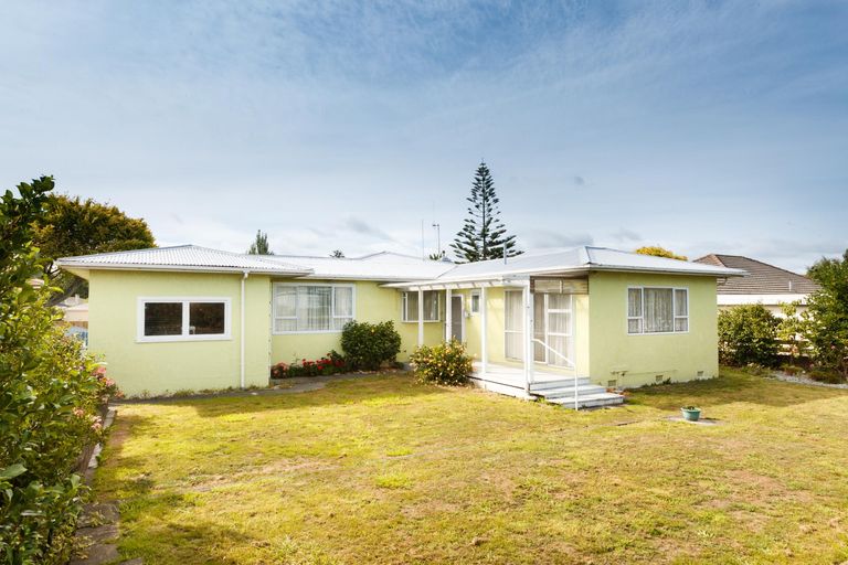 Photo of property in 12 Birmingham Street, Takaro, Palmerston North, 4412