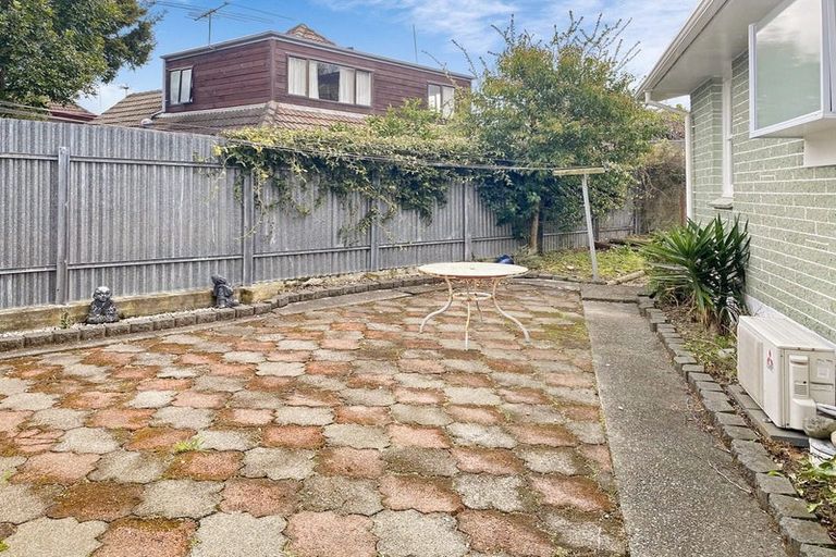 Photo of property in 2b Sutherland Avenue, Silverstream, Upper Hutt, 5019