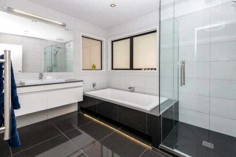 Photo of property in 43 Castleton Drive, Howick, Auckland, 2014