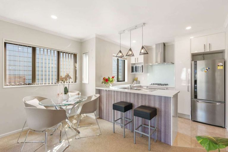 Photo of property in 4 Tribute Loop, Takanini, 2112