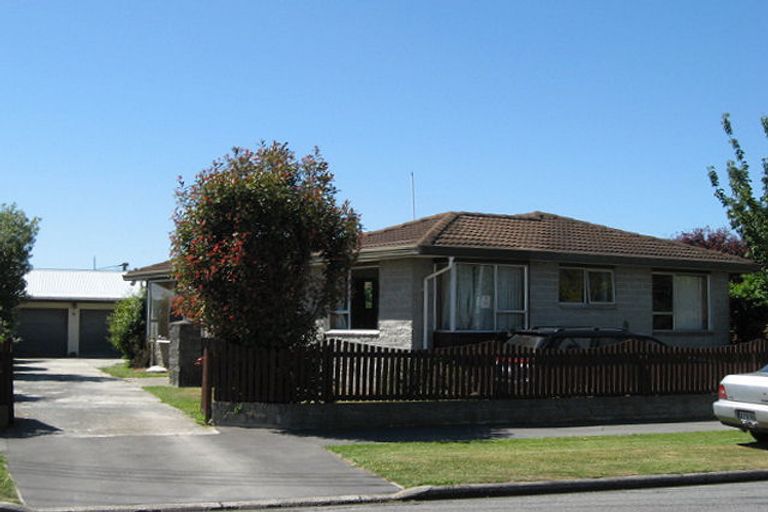 Photo of property in 135 Hawthornden Road, Avonhead, Christchurch, 8042