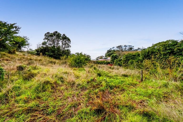 Photo of property in 86 Pioneer Road, Moturoa, New Plymouth, 4310