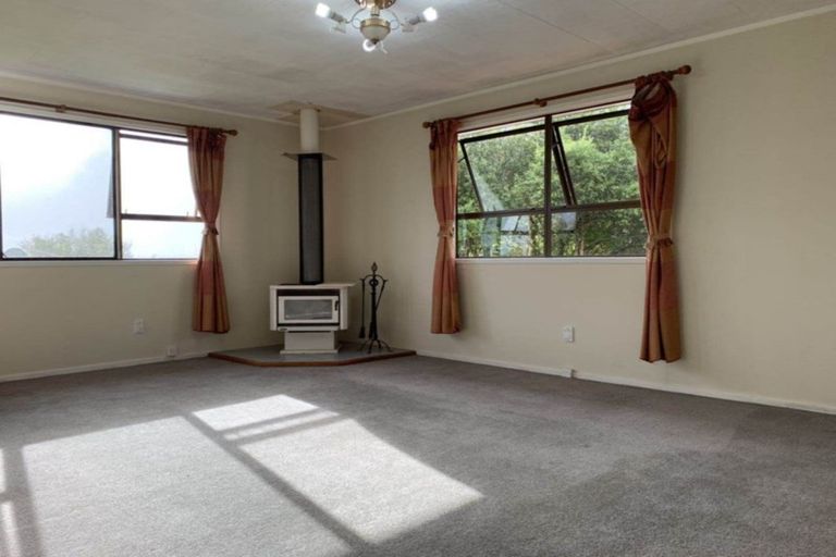 Photo of property in 4 Felicity Place, Unsworth Heights, Auckland, 0632