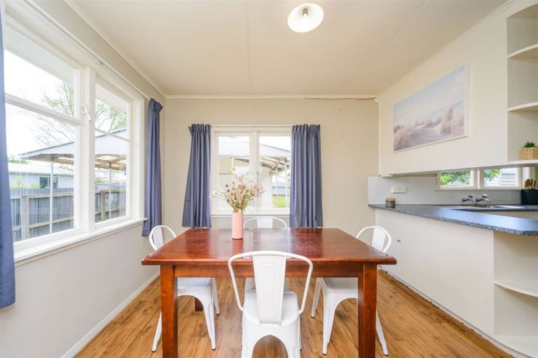 Photo of property in 27 Duff Crescent, Highbury, Palmerston North, 4412