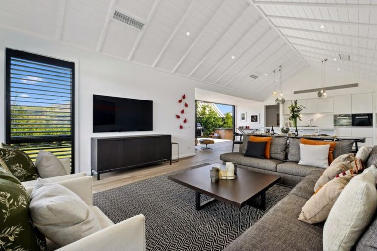 Photo of property in 56 Falconer Rise, Jacks Point, Queenstown, 9371