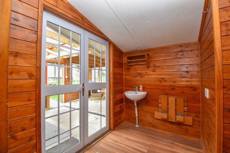 Photo of property in 71 Hoeke Road, Carrington, Carterton, 5791