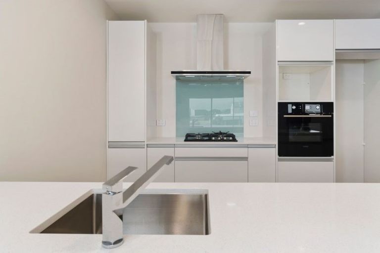 Photo of property in 80c Market Place, Papamoa Beach, Papamoa, 3118