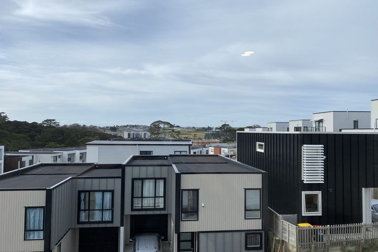 Photo of property in 3 Waihou Crescent, Albany Heights, Auckland, 0632