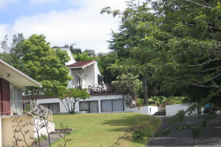 Photo of property in 20 Kathleen Street, Totara Vale, Auckland, 0627