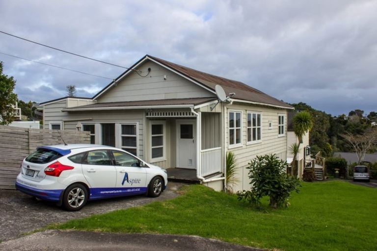 Photo of property in 1/54a Birkdale Road, Birkdale, Auckland, 0626