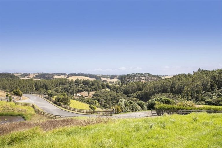 Photo of property in 71b Taiapa Valley Road, Muriwai, 0881