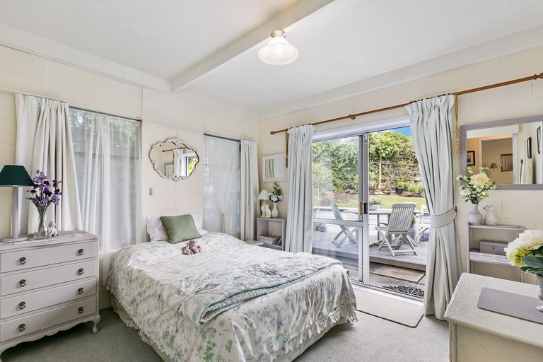Photo of property in 2/61 Watea Road, Torbay, Auckland, 0630