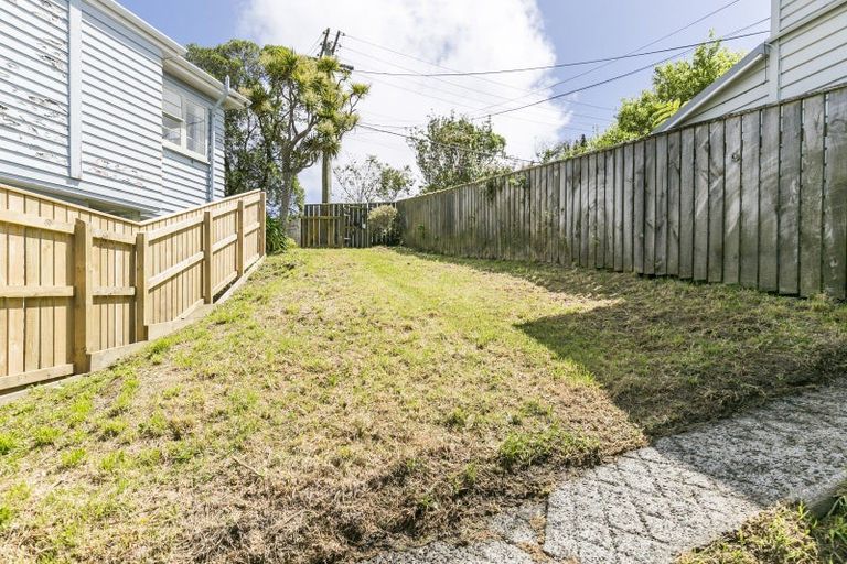 Photo of property in 112 Kelburn Parade, Kelburn, Wellington, 6012