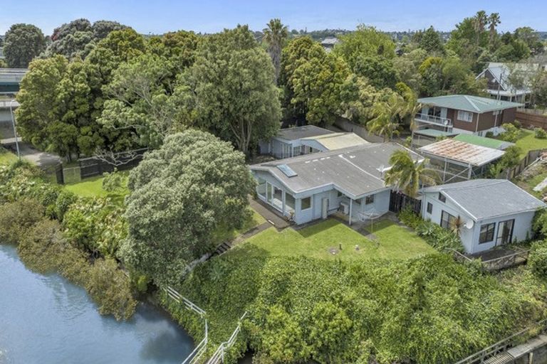 Photo of property in 1 Pakuranga Road, Pakuranga, Auckland, 2010