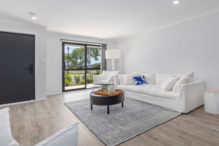 Photo of property in 1 Catherine Lane, Levin, 5510