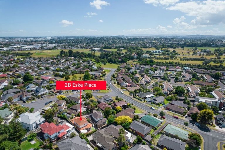 Photo of property in 2/2 Eske Place, Highland Park, Auckland, 2010