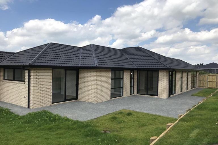 Photo of property in 92 Hillpark Drive, Pokeno, 2402