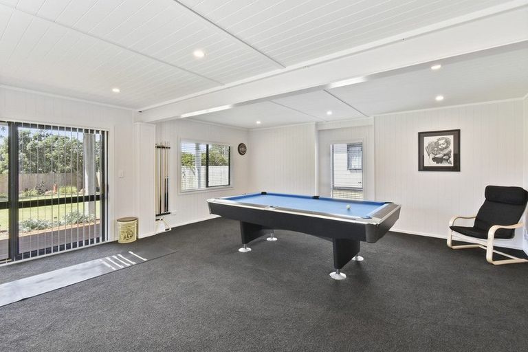 Photo of property in 13 Bertram Road, Kawakawa Bay, Papakura, 2585