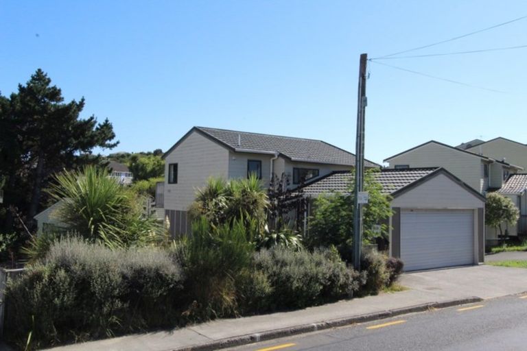 Photo of property in 28a Morere Street, Titahi Bay, Porirua, 5022