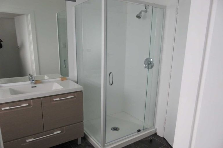 Photo of property in 2 Carbine Place, Sockburn, Christchurch, 8042