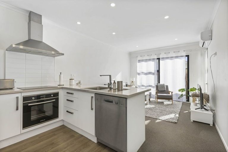 Photo of property in 2/19 Dowding Street, Melville, Hamilton, 3206