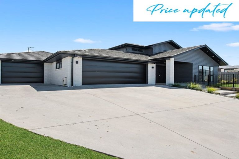 Photo of property in 11 Paiaka Place, Rototuna North, Hamilton, 3210