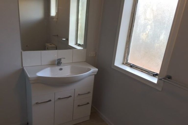 Photo of property in 2/4046 Great North Road, Glen Eden, Auckland, 0602