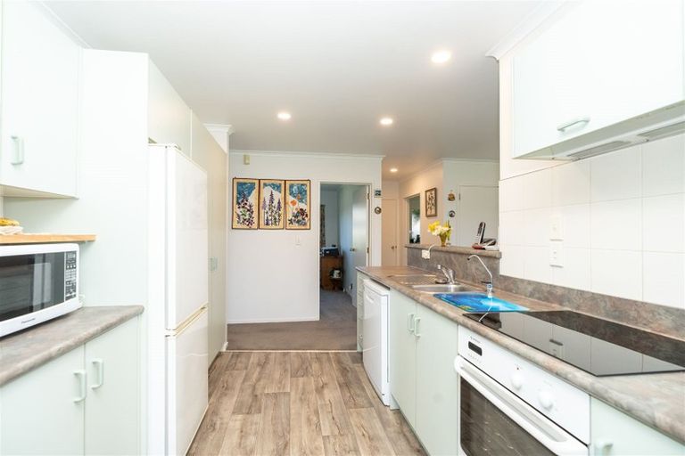 Photo of property in 60 Waiwherowhero Drive, St Andrews, Hamilton, 3200