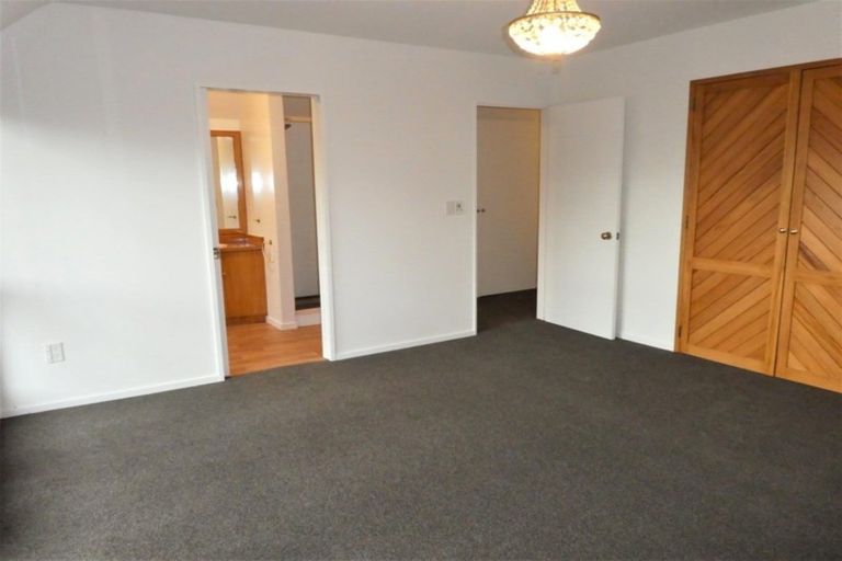 Photo of property in 2/27 Darvel Street, Riccarton, Christchurch, 8011