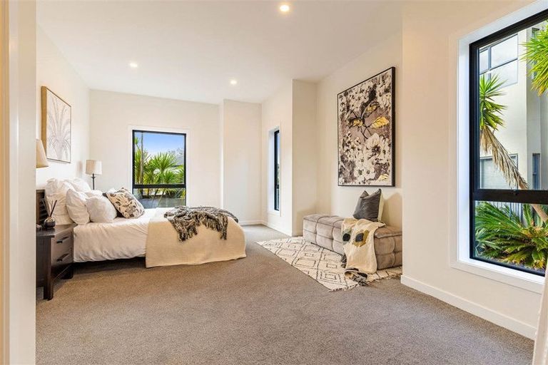 Photo of property in 12b Bluefin Way, West Harbour, Auckland, 0618