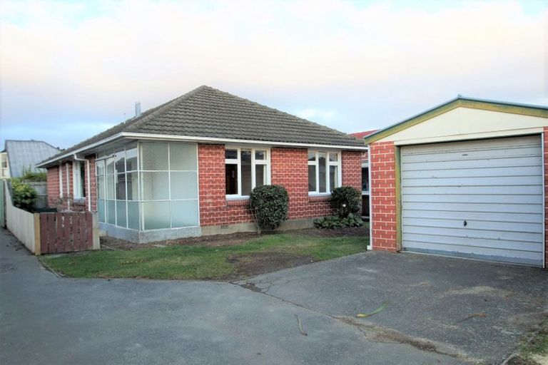 Photo of property in 2/14 Shaftesbury Street, Avonhead, Christchurch, 8042