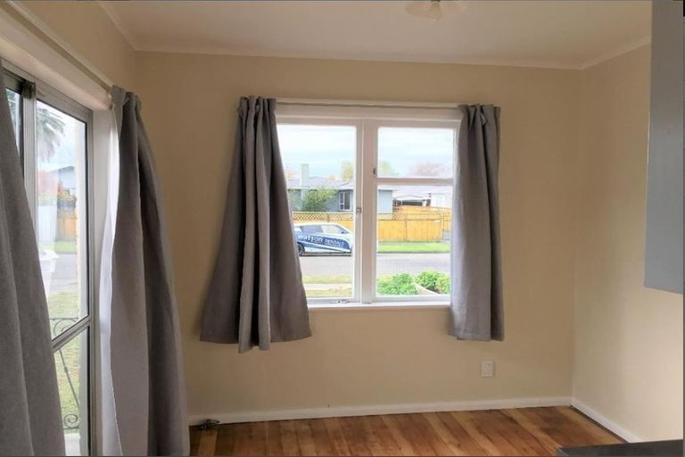 Photo of property in 18 Sinclair Avenue, Highbury, Palmerston North, 4412