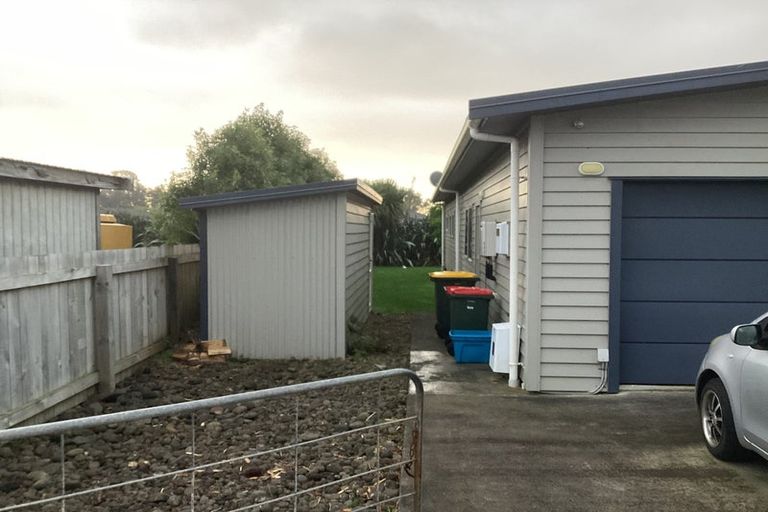 Photo of property in 7 Cumming Street, Okato, 4335