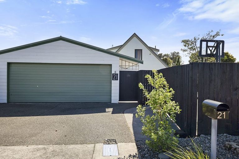 Photo of property in 21 Rata Street, Upper Vogeltown, New Plymouth, 4310