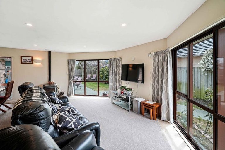 Photo of property in 30 Inwoods Road, Parklands, Christchurch, 8083