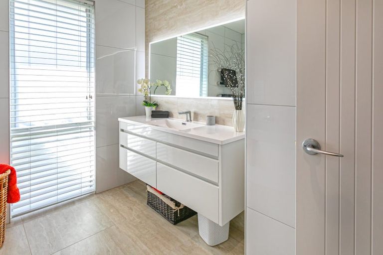 Photo of property in 7 Capstan Crescent, Whitianga, 3510