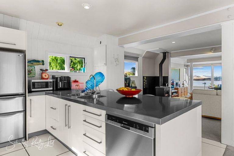 Photo of property in 38 Oxford Street, Whakapirau, Maungaturoto, 0583