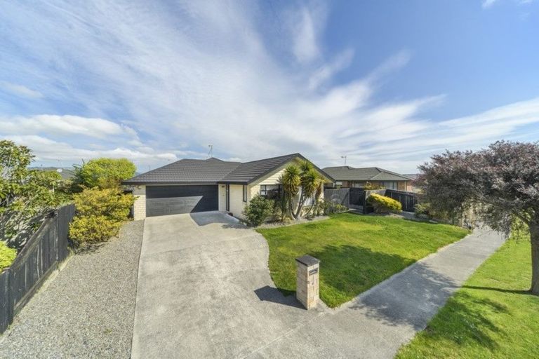 Photo of property in 4 Boston Parade, Kelvin Grove, Palmerston North, 4414