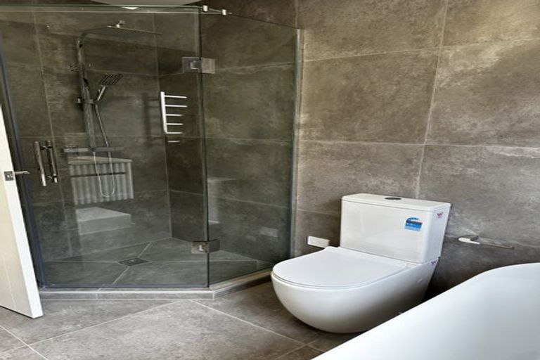 Photo of property in 126 San Valentino Drive, Henderson, Auckland, 0612