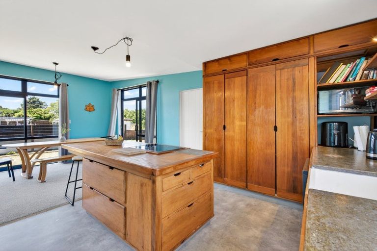 Photo of property in 414 Main Road North, Bay View, Napier, 4104