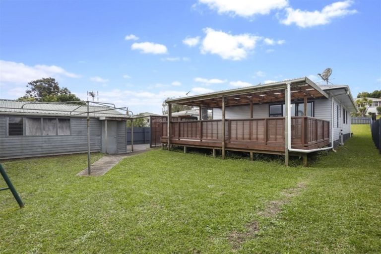 Photo of property in 46 Glen Marine Parade, Glendene, Auckland, 0602