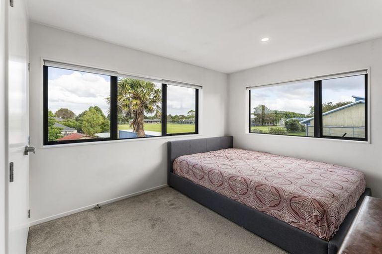Photo of property in 7/69 Wharf Road, Te Atatu Peninsula, Auckland, 0610